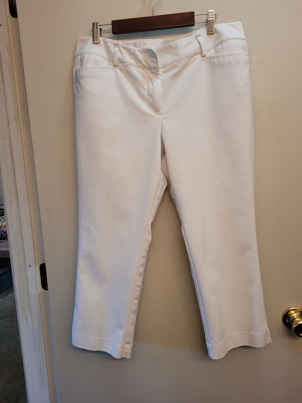New York & Company White Capris